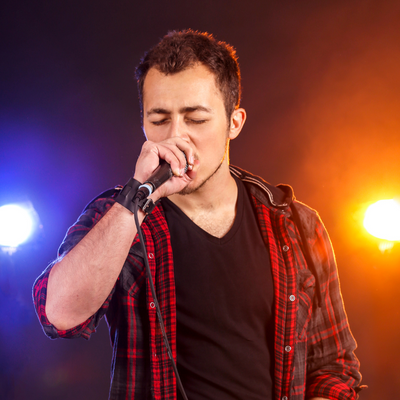 Acoustic Backing Tracks vs. Live Accompaniment: What Works Best for Your Event?