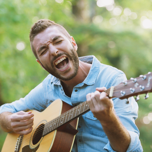 Acoustic guitarist and singer